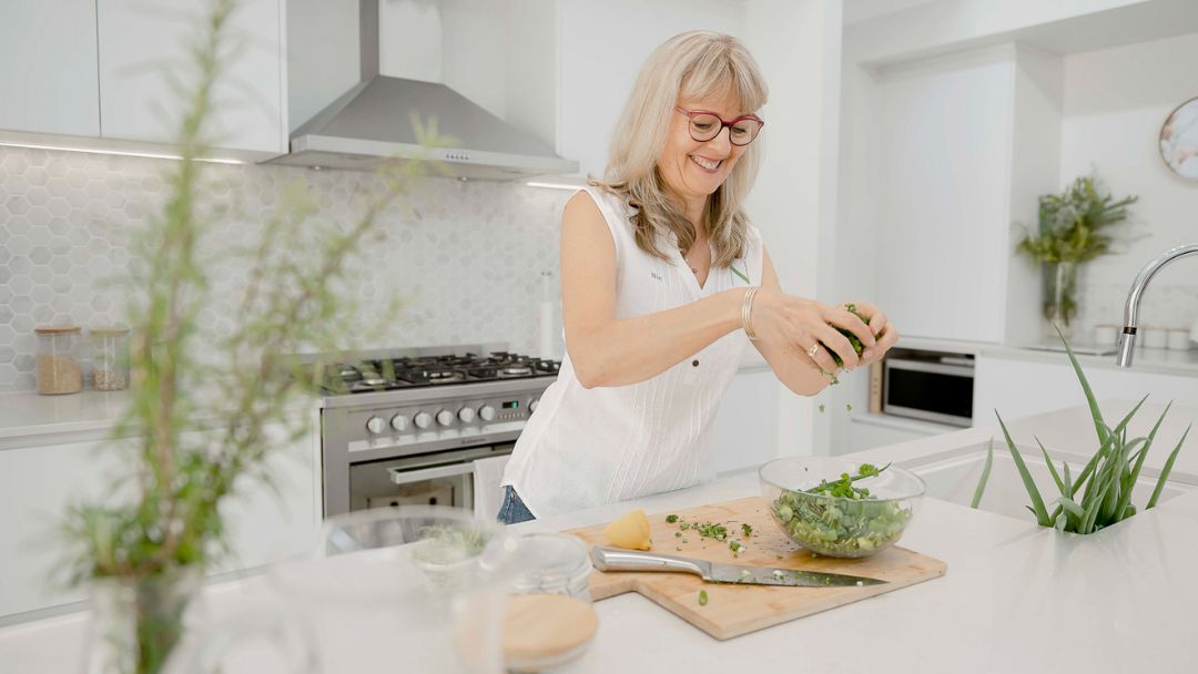 Naturally Nic plant-based Dietitian in the kitchen